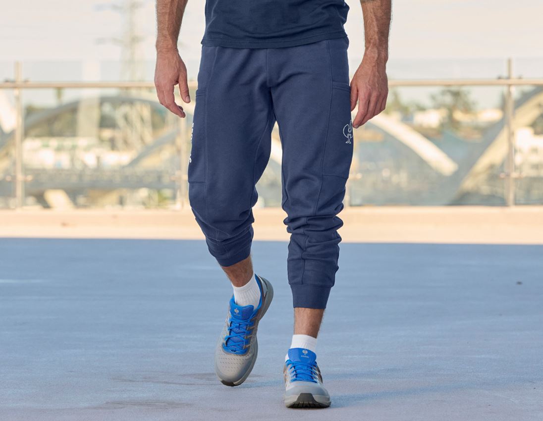 Accessoires: Sweat pants light  e.s.trail + diepblauw/wit