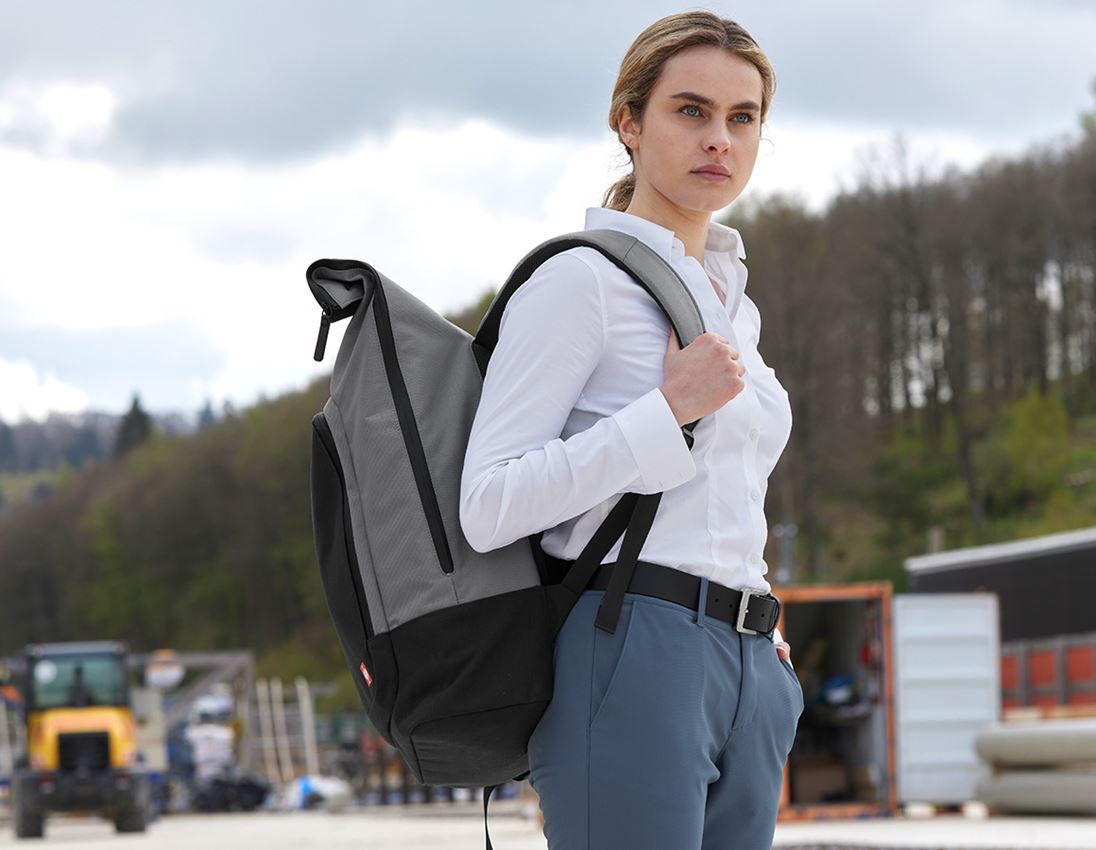 Accessoires: Rolltop-Rucksack e.s.work&travel + basaltgrau/schwarz