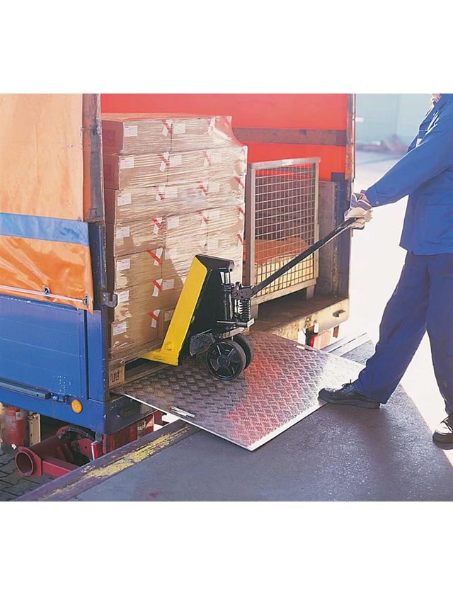 Transportmiddelen: Laadbrug, draagcapaciteit tot 1200 kg